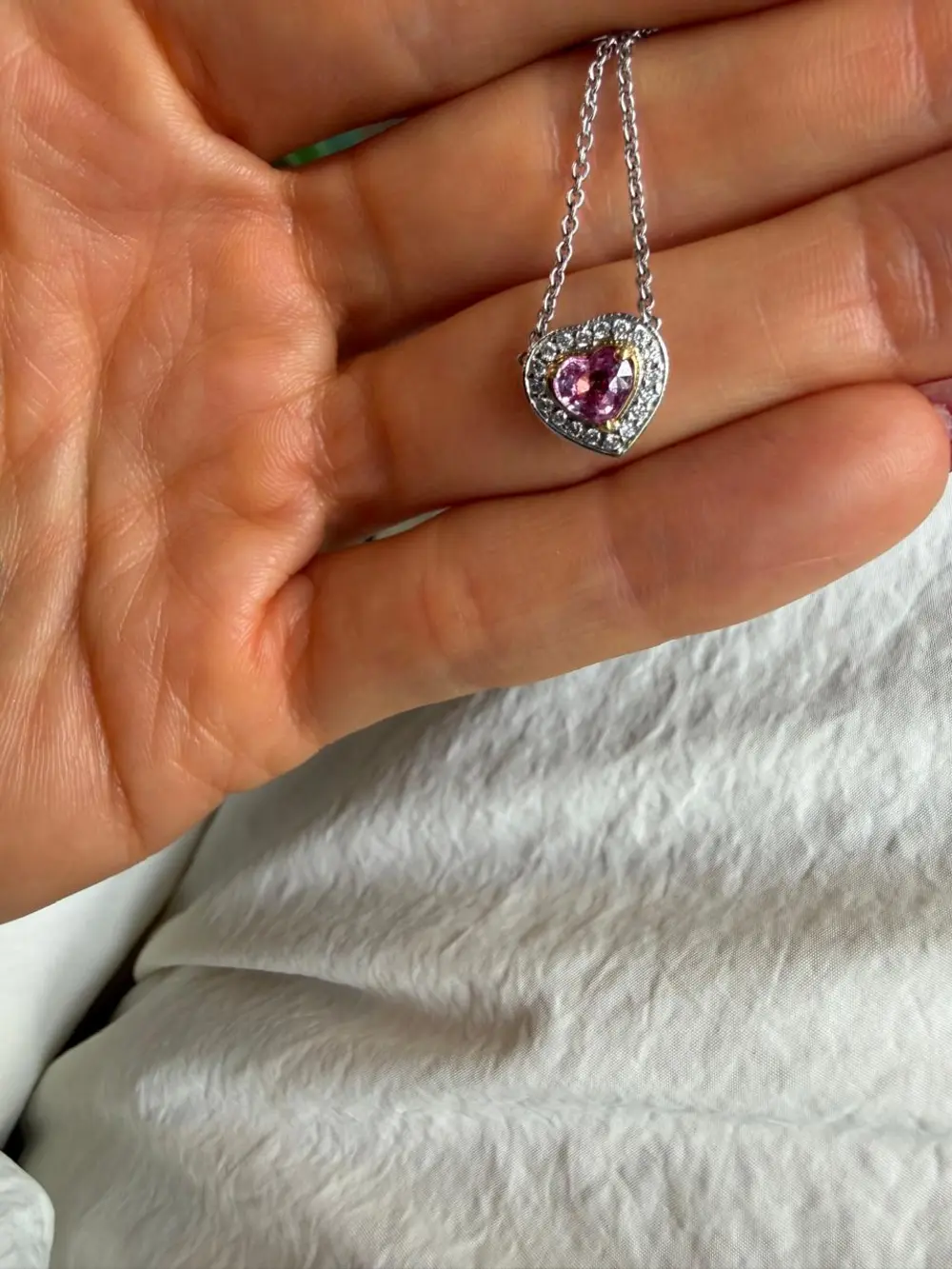 COLLAR CORAZÓN ZAFIRO ROSA CON DIAMANTES